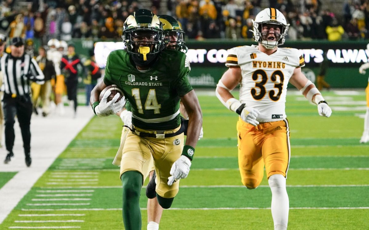 Tory-Horton-breaks-away-for-a-touchdown.-Cropped